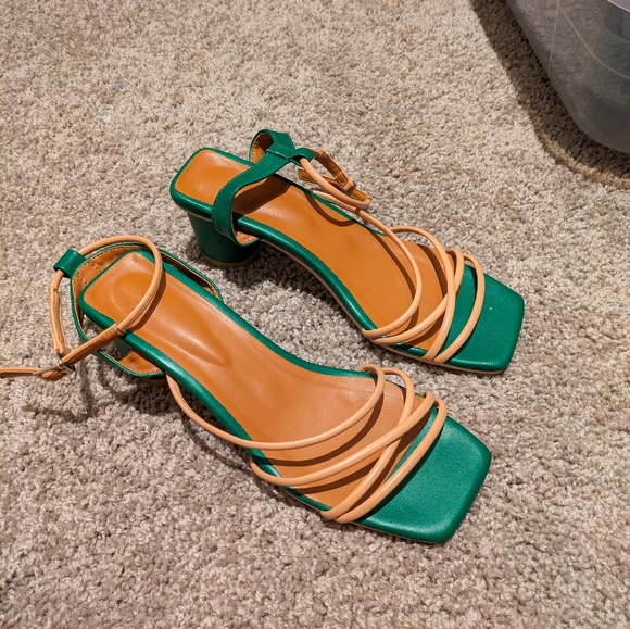 Shop Pêche heels - Picture 1 of 5